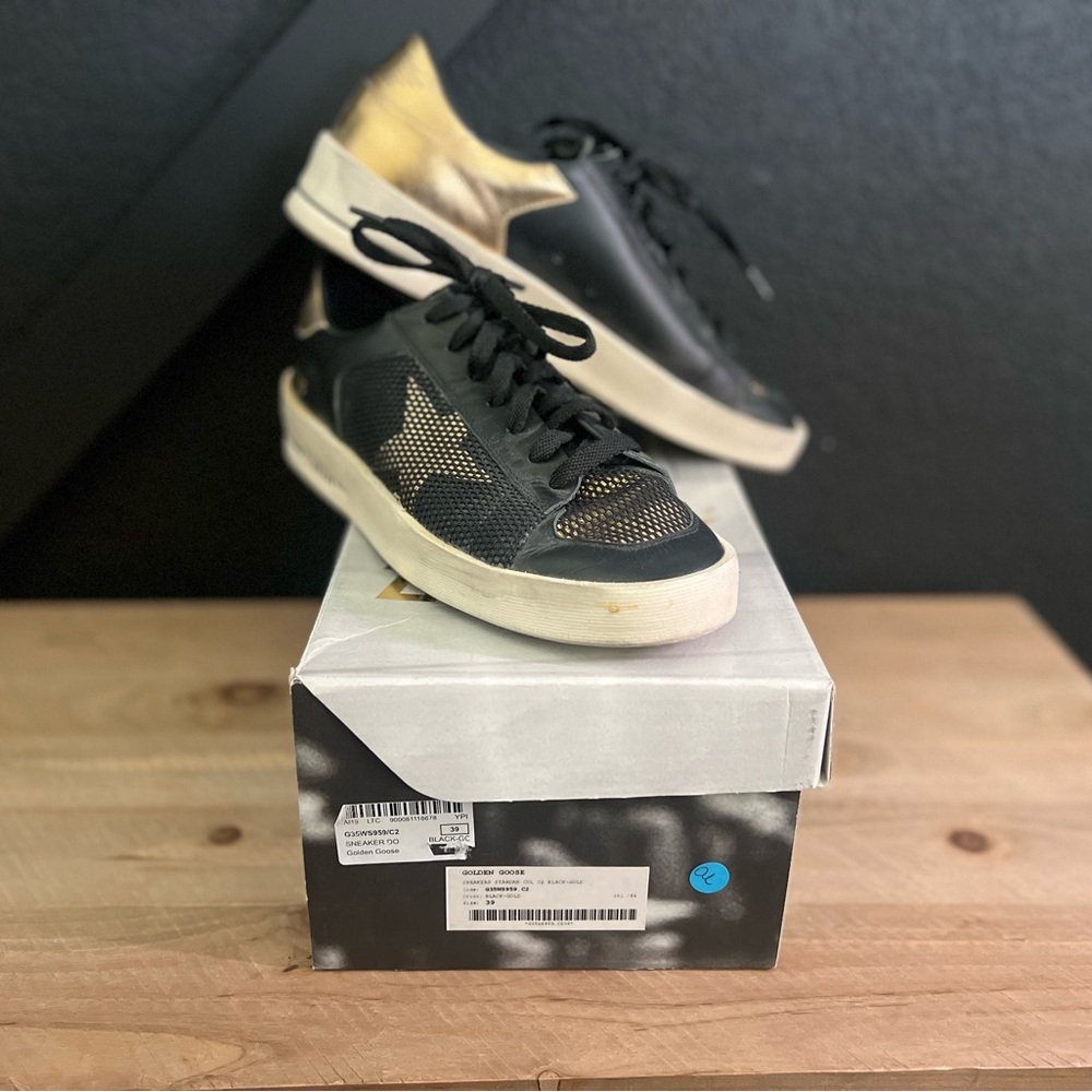 GoldenGoose Stardan Sneakers gold and black